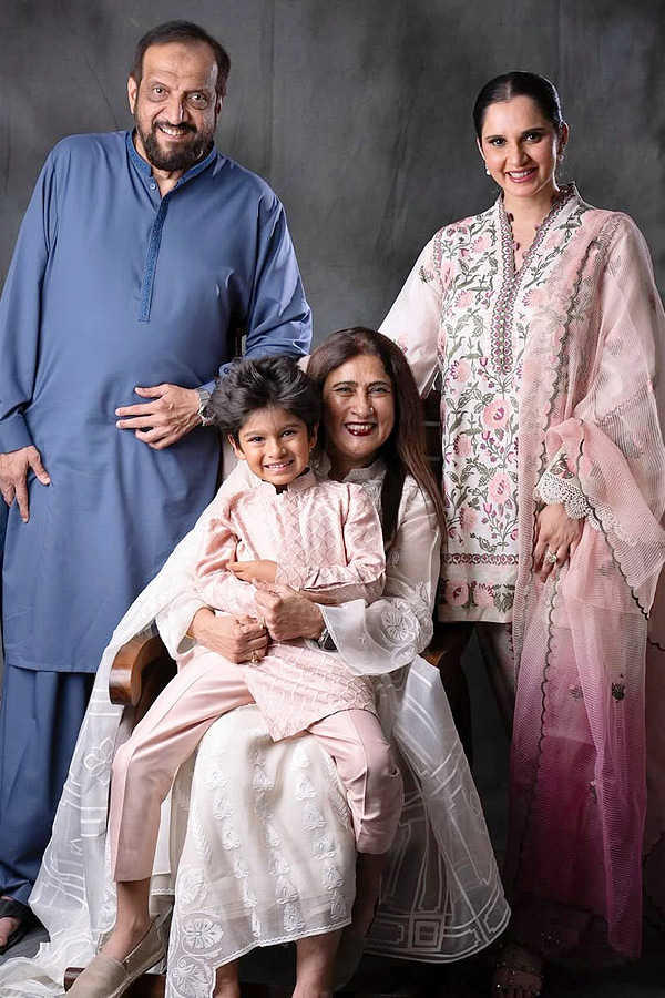 sania_20mirza_20With_20Son_4.jpg 2