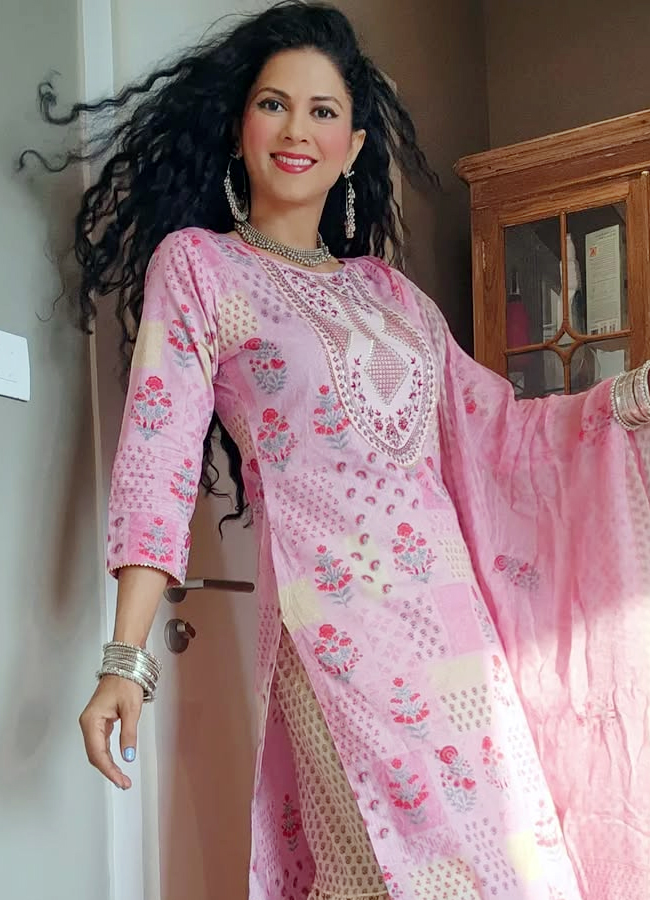 Chanti_20Movie_20heroine6.jpg 8