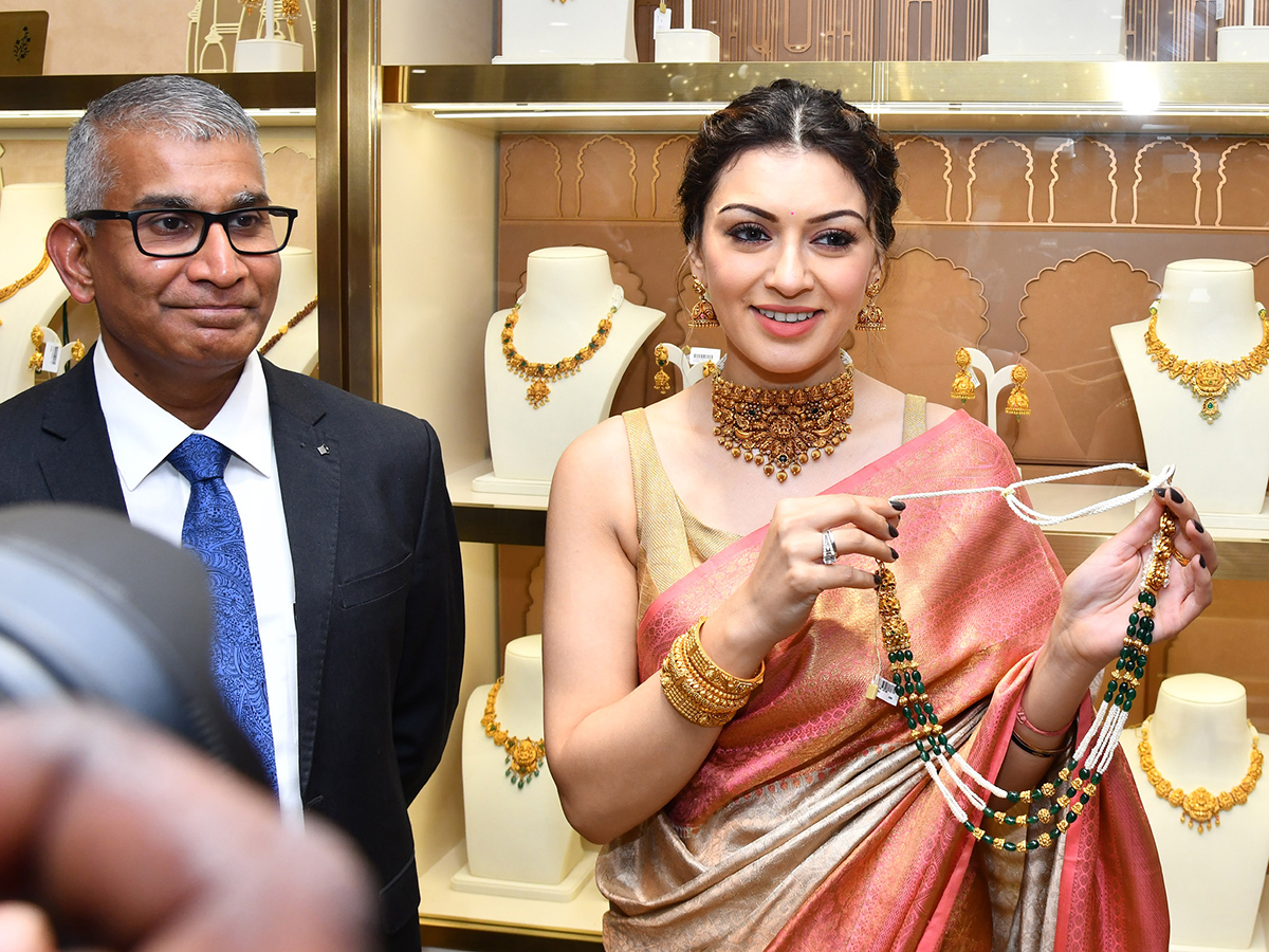 Actress_20Hansika_20Motwani_20in_20Vijayawada_2.jpg 2