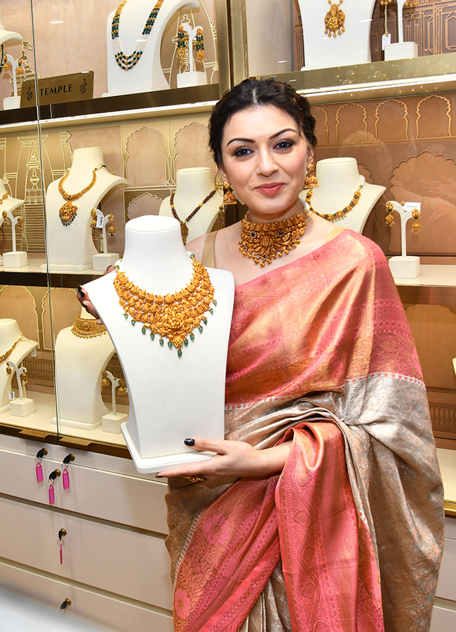 Actress_20Hansika_20Motwani_20in_20Vijayawada_6.jpg 6