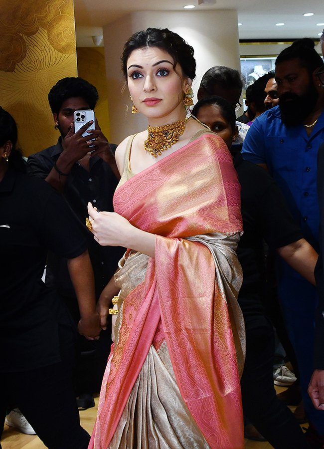 Actress_20Hansika_20Motwani_20in_20Vijayawada_7.jpg 7