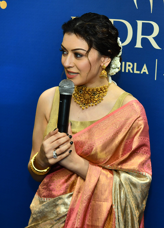 Actress_20Hansika_20Motwani_20in_20Vijayawada_8.jpg 8