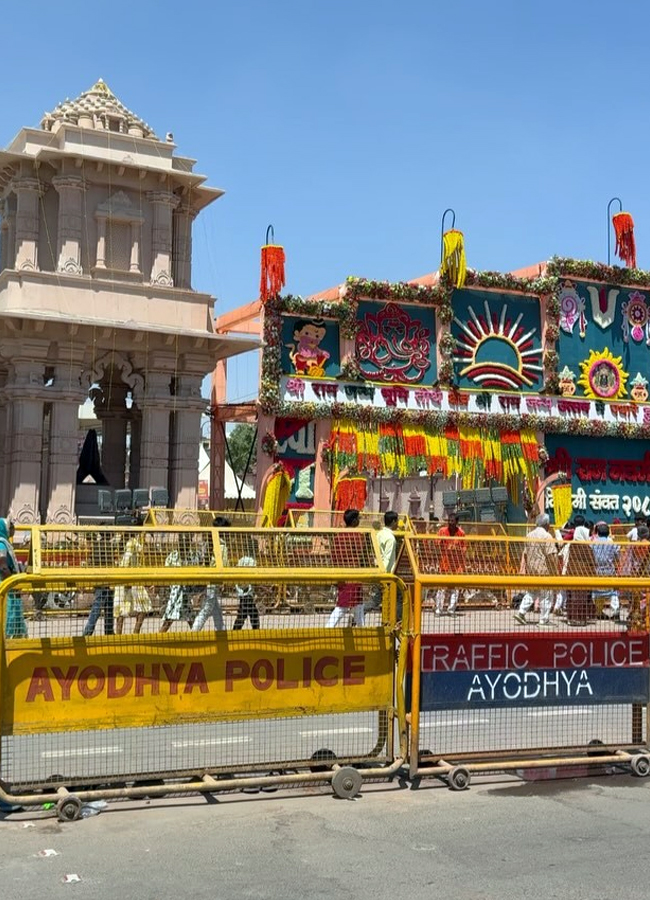 Anchor_20lasya_20in_20Ayodya11.jpg 9