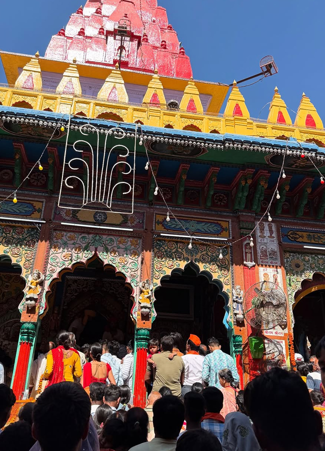 Anchor_20lasya_20in_20Ayodya15.jpg 13