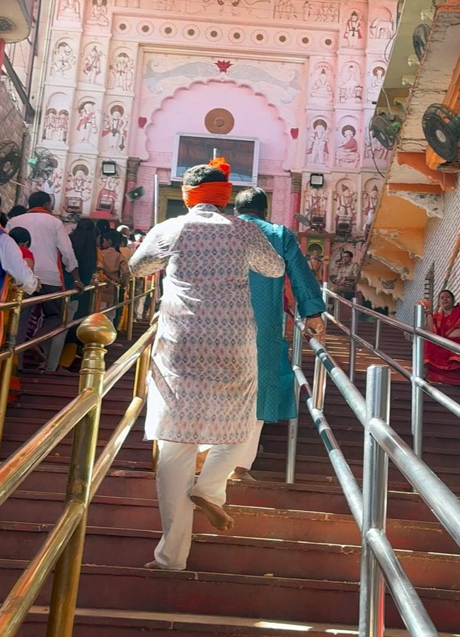 Anchor_20lasya_20in_20Ayodya16.jpg 14