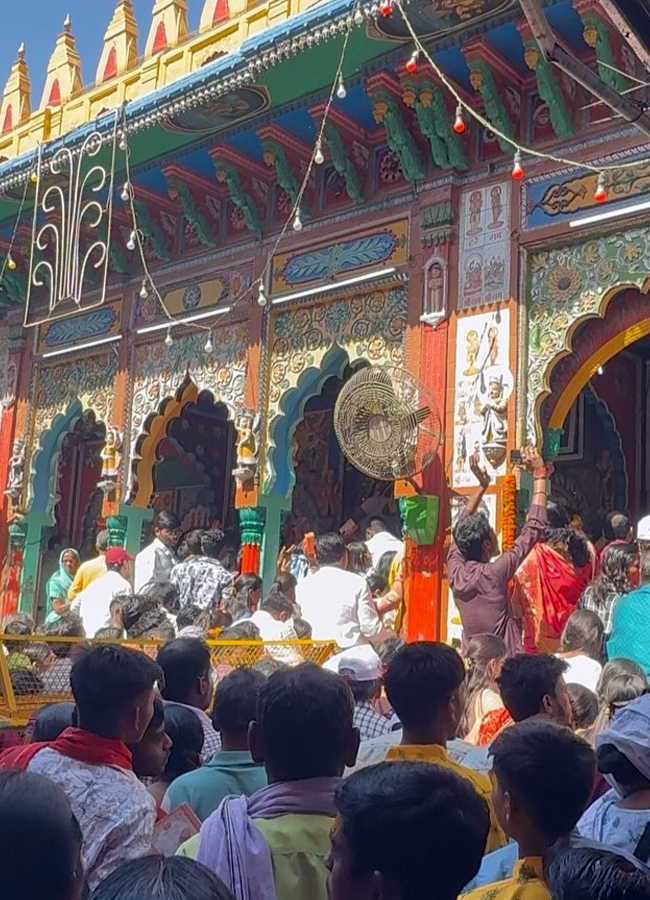 Anchor_20lasya_20in_20Ayodya17.jpg 15