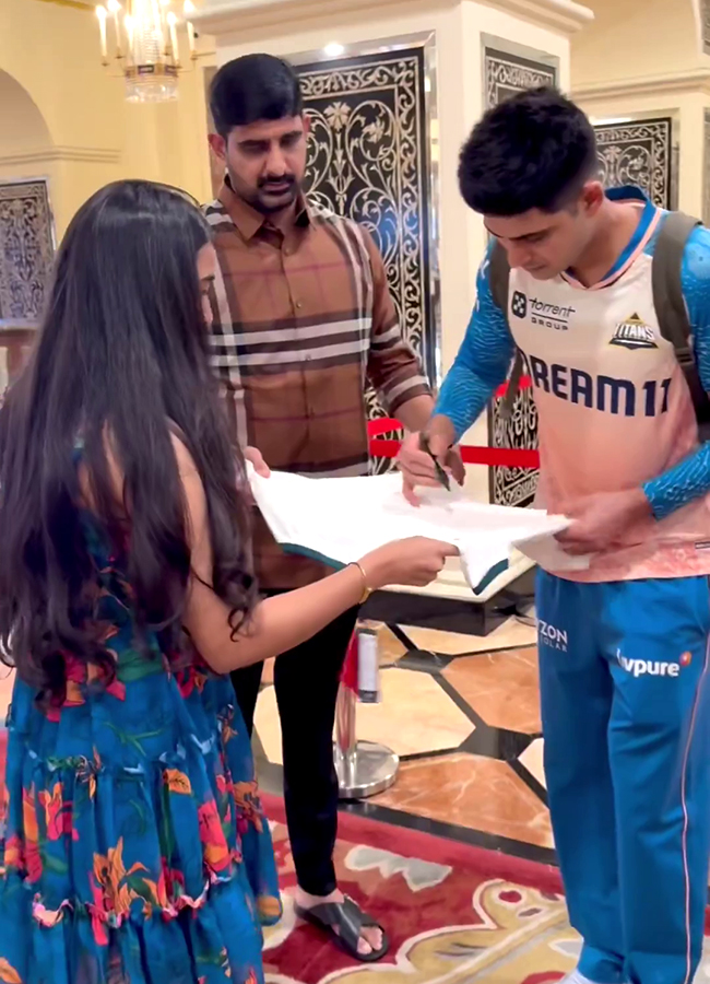 MLA_20Kaushik_20Reddy_20Meet_20Mohammed_20Siraj_20and_20Shubman_20Gill__20_285_29.jpg 5