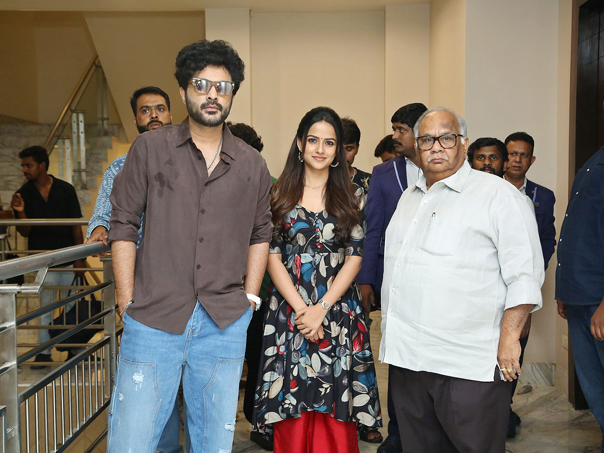 Siddhu_20Jonnalagadda_20Jack_20Movie_20Promotion_20in_20Vijayawada__20_283_29.jpg 3