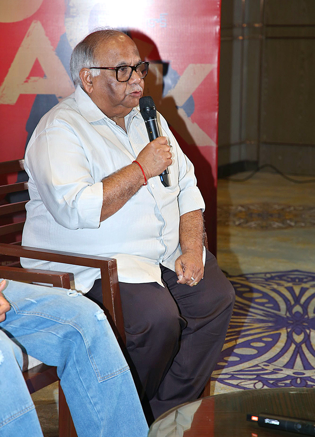 Siddhu_20Jonnalagadda_20Jack_20Movie_20Promotion_20in_20Vijayawada__20_289_29.jpg 9