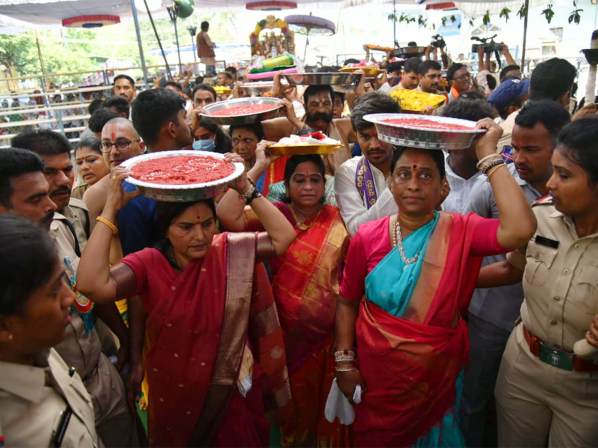 sri_20rama_20navami_20celebrations_20in_20bhadrachalam_6.jpg 6