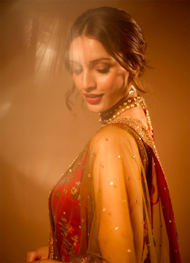 Animal_20Actress_20Tripti_20Dimri_20Stunning_20Looks_20Viral_20Pics__20_2813_29.jpg 13
