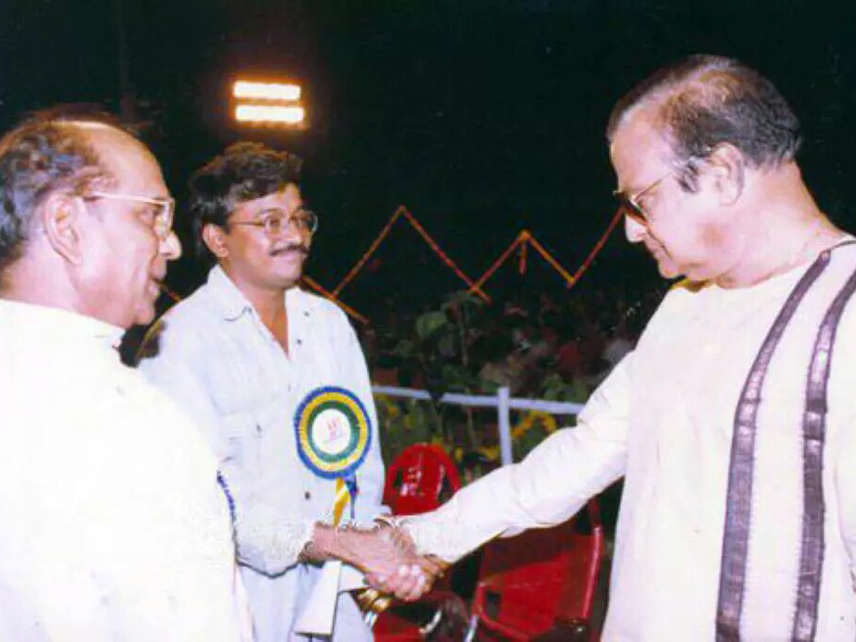 Director_20Ram_20Gopal_20Varma_20Birthday_20special_20photos__20_283_29.jpg 3