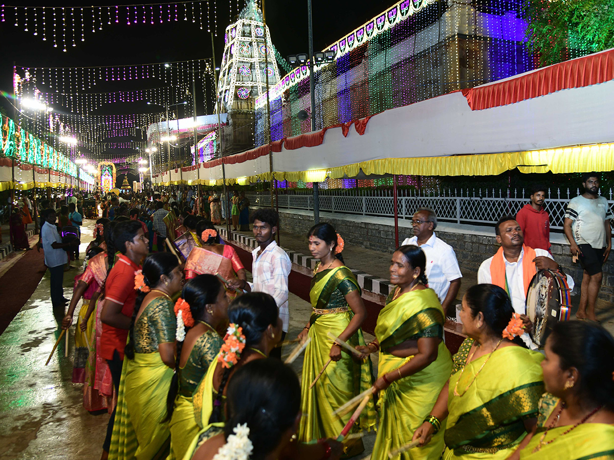 Vontimitta_20Sri_20Kodandarama_20Swamy_20Brahmotsavam_202025_20Photos__20_289_29.jpg 9