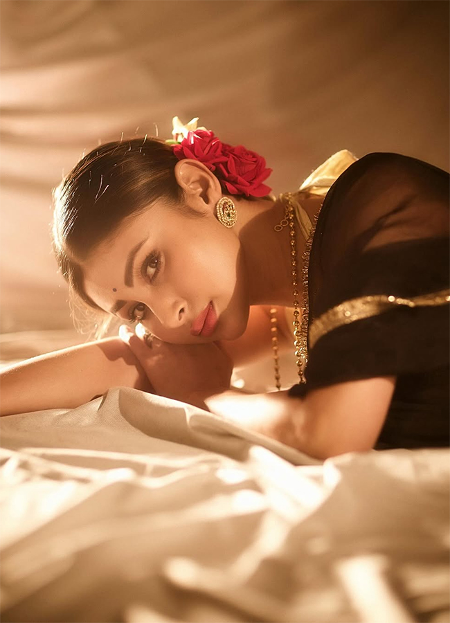 Actress_20Mouni_20Roy_20Latest_20Pics__20_286_29.jpg 6