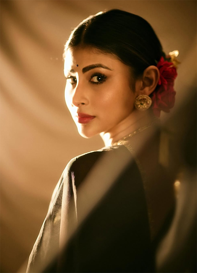 Actress_20Mouni_20Roy_20Latest_20Pics__20_288_29.jpg 8