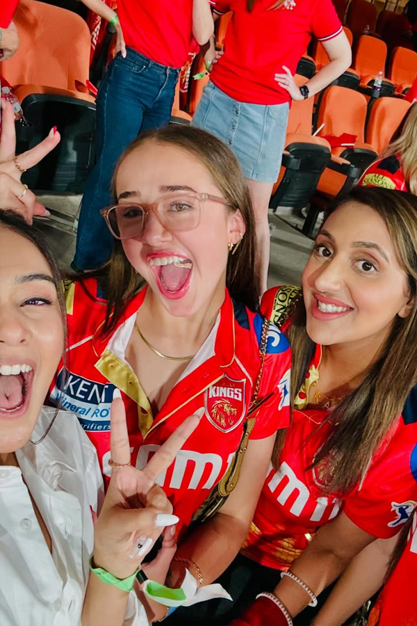 Did_20RJ_20Mahvash_20Just_20Confirm_20Dating_20Yuzvendra_20Chahal_20With_20Her_20Viral_20Selfie_20Photos_20_284_29.jpg 5