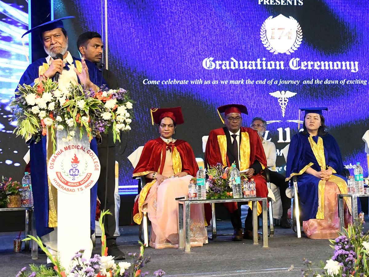 Osmania_20Medical_20College_20graduation_20ceremony_20held_20in_20grand_20style__20_2815_29.jpg 15