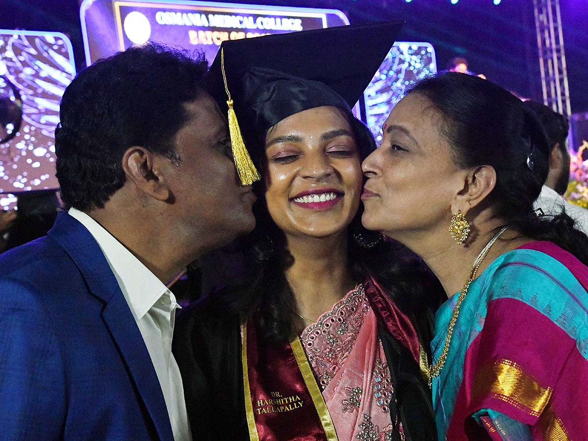Osmania_20Medical_20College_20graduation_20ceremony_20held_20in_20grand_20style__20_282_29.jpg 2