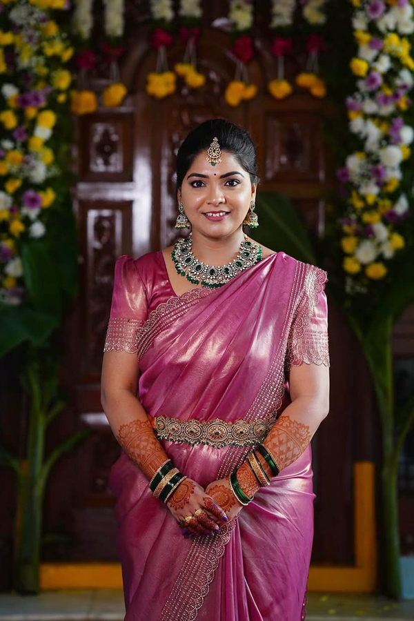 Serial_20Actor_20Sai_20Kiran_20Wife_20Sravanthi_20Shares_20Beautiful_20Pictures_20On_20Social_20Media_20_281_29.jpg 5
