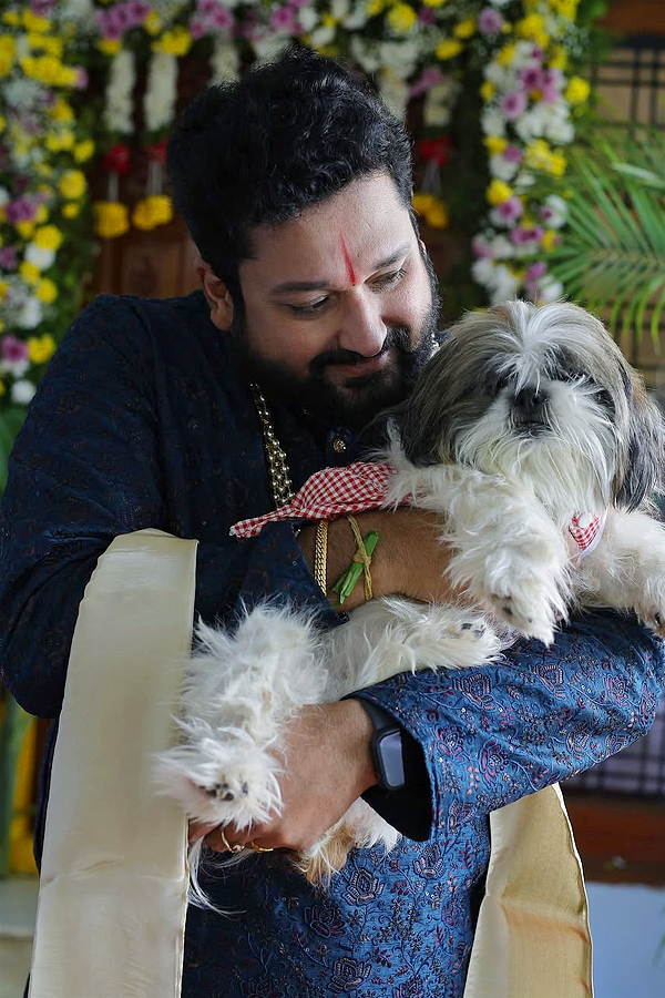 Serial_20Actor_20Sai_20Kiran_20Wife_20Sravanthi_20Shares_20Beautiful_20Pictures_20On_20Social_20Media_20_285_29.jpg 4