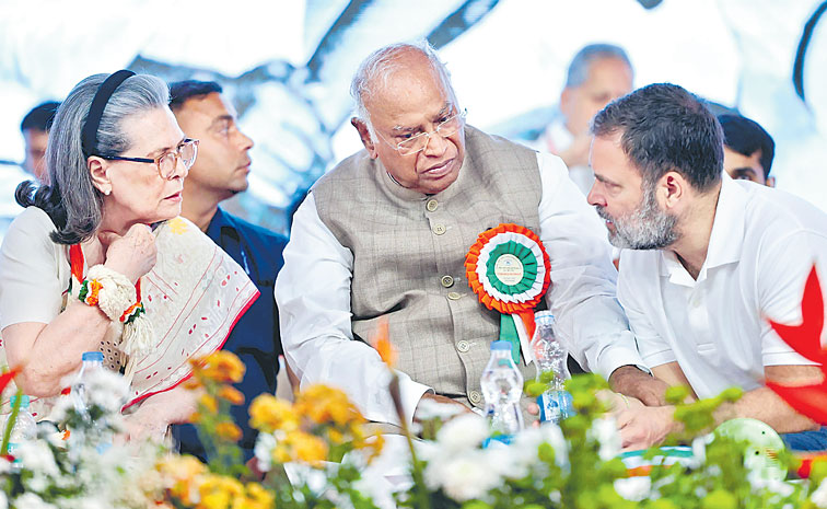 Sonia-Kharge-Rahul-Gandhi.jpg