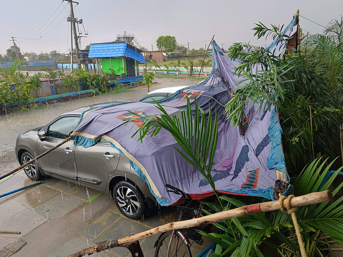 Hailstorm_20with_20strong_20winds_20wreaks_20havoc_20in_20Telugu_20states_2_0.jpg 2