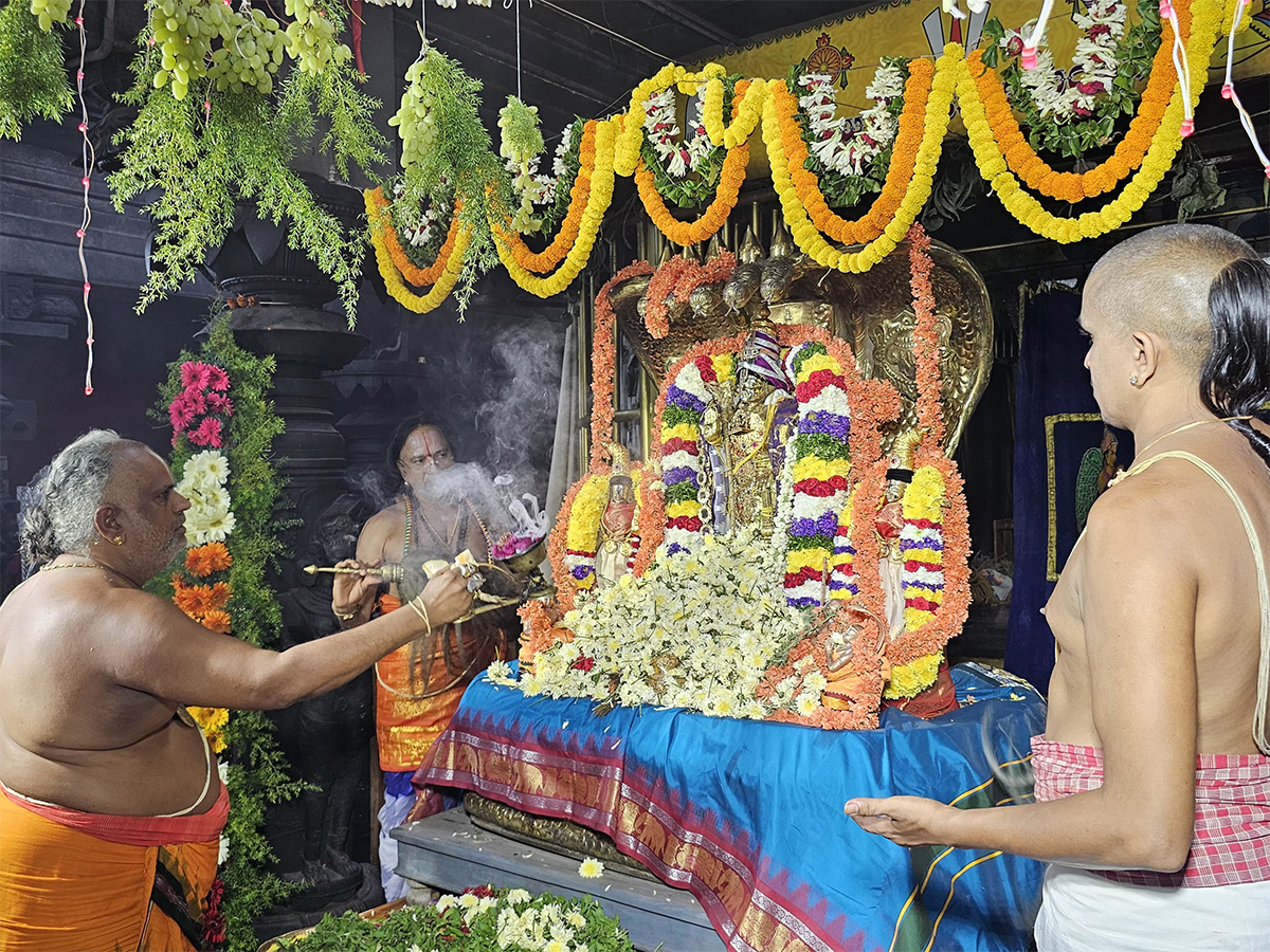 Simhachalam_20Appanna_20Ungarapu_20Seva_202025_20Photos__20_2812_29.jpg 12