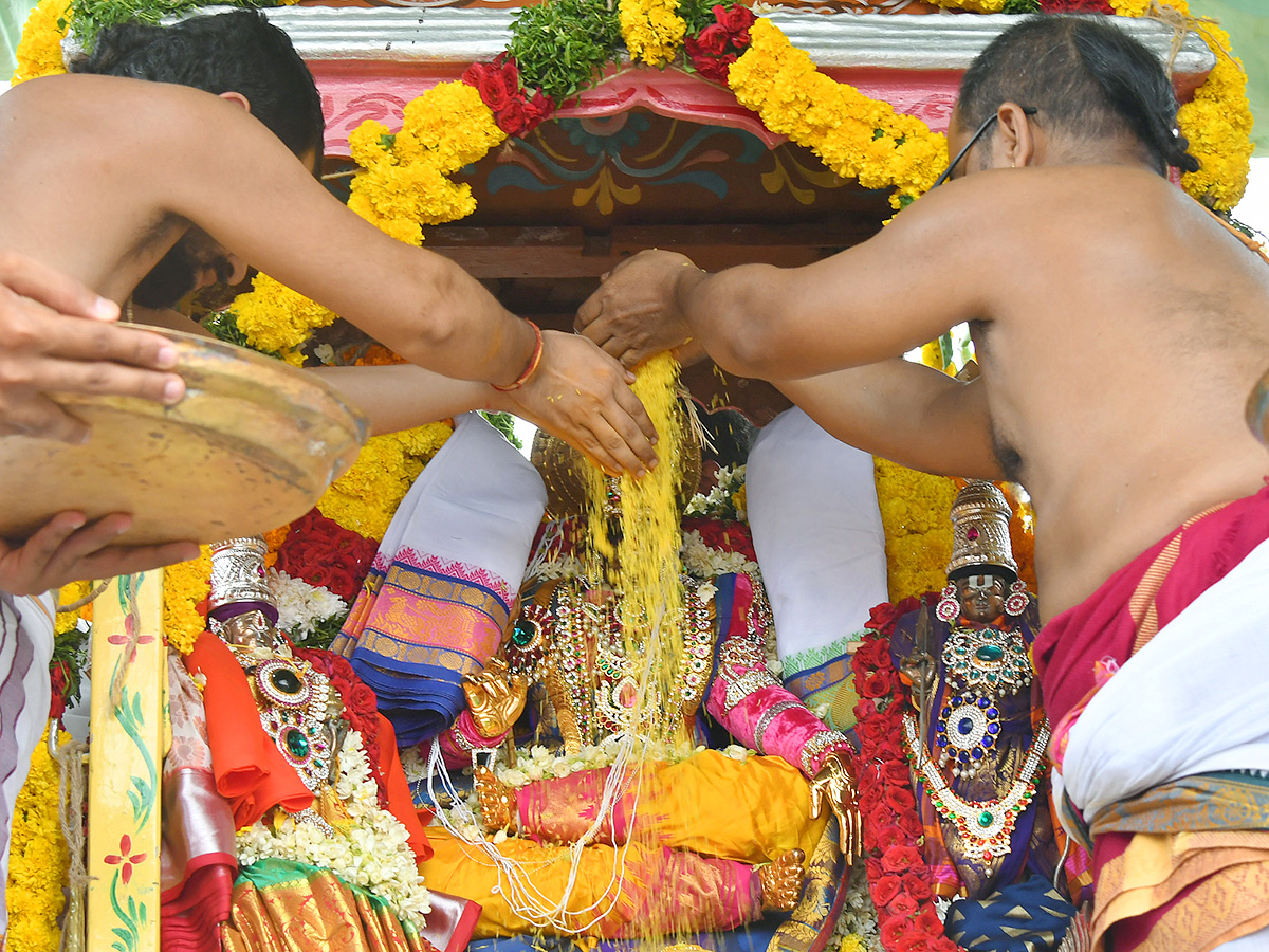 Garuda_20Bird_20At_20Raghunayaka_20Kalyanam_20at_20Prakasam_20District__20_2810_29.jpg 10