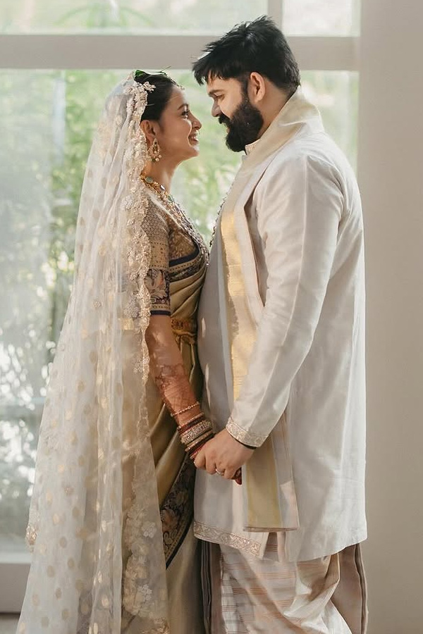 Actress_20Abhinaya_20Shares_20Wedding_20Photos_20On_20Social_20Media_20_287_29.jpg 8
