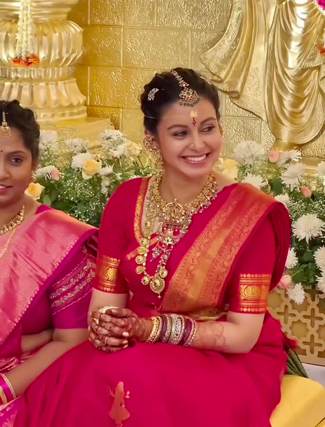 Tollywood_20Actress_20Abhinaya_20Wedding_20Photos_20Goes_20Viral__20_2810_29.jpg 10