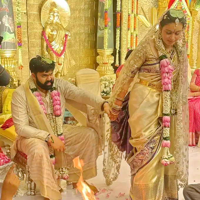 Tollywood_20Actress_20Abhinaya_20Wedding_20Photos_20Goes_20Viral__20_2817_29.jpg 17