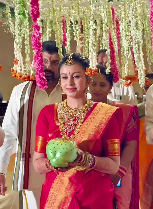 Tollywood_20Actress_20Abhinaya_20Wedding_20Photos_20Goes_20Viral__20_289_29.jpg 9