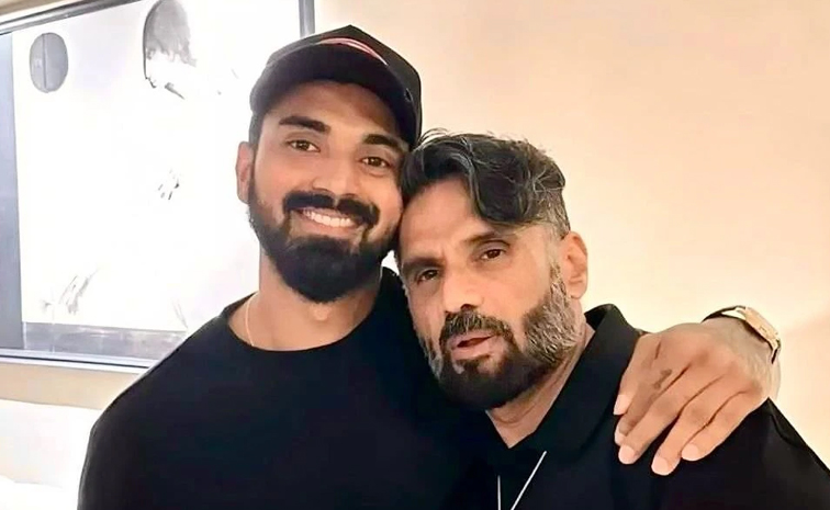 kl-rahul-and-suniel-shetty.jpg