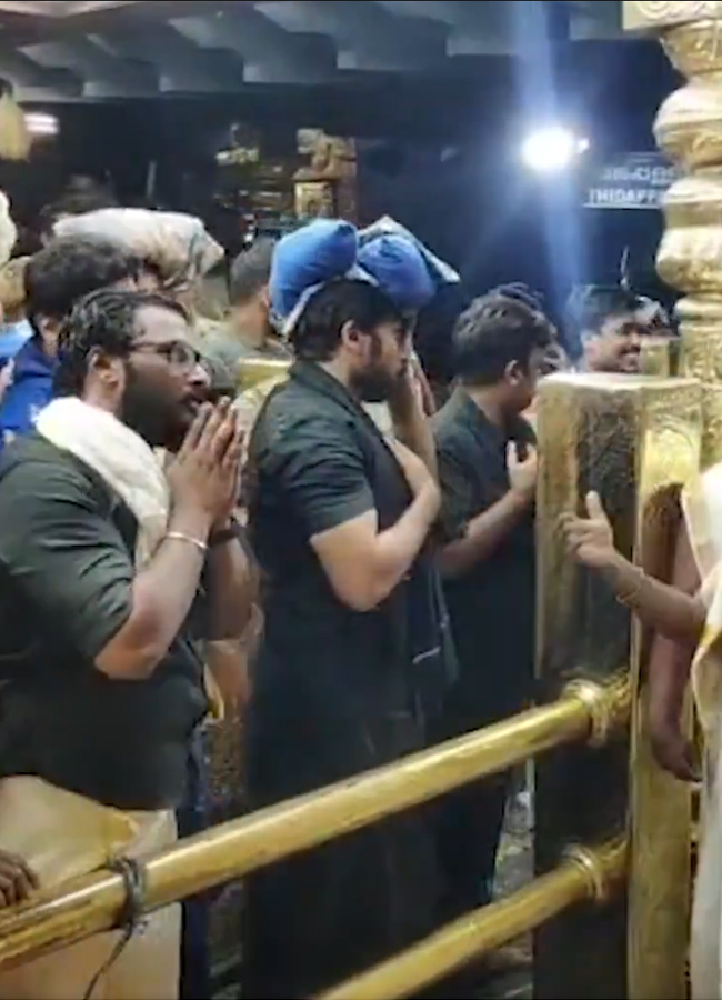 Karthee_20at_20Sabarimala3.jpg 4