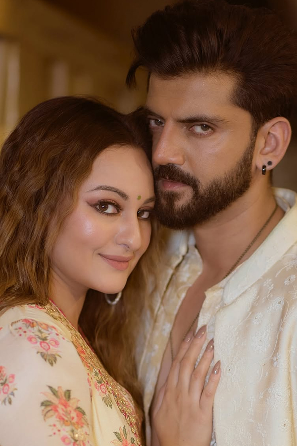 Sonakshi_20Sinha_20SLAMS_20Troll_20Claiming_20Her_20Divorce_20From_20Zaheer_20Iqbal_20Photos_20_2812_29.jpg 14