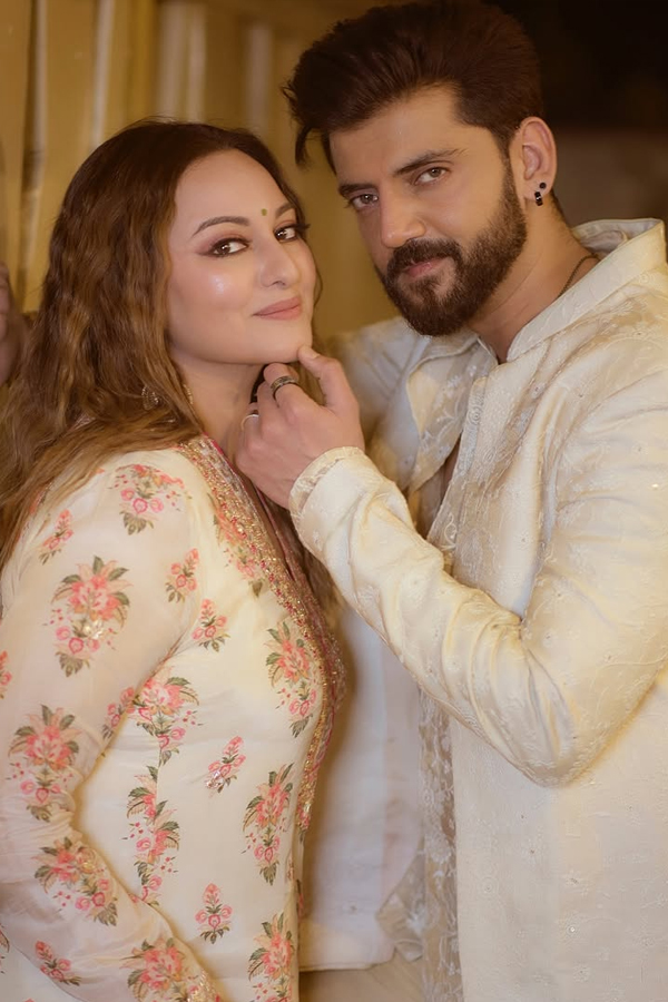 Sonakshi_20Sinha_20SLAMS_20Troll_20Claiming_20Her_20Divorce_20From_20Zaheer_20Iqbal_20Photos_20_2813_29.jpg 15