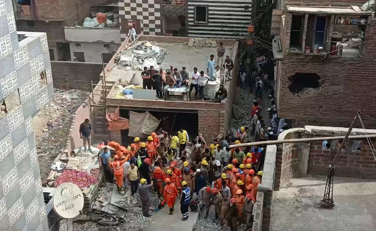 Delhi_Mustafabad_Building_A.jpg