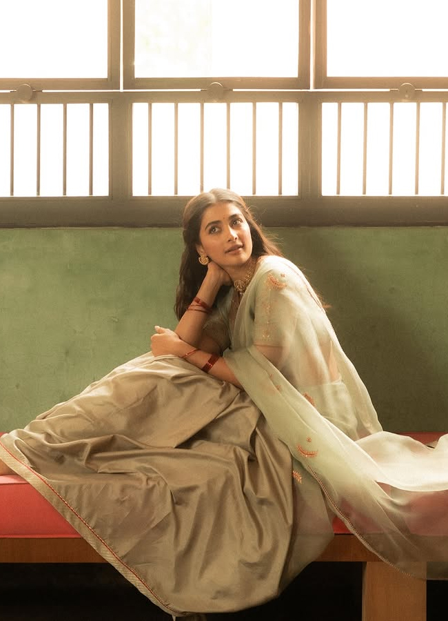 Poojahegde1.jpg 2