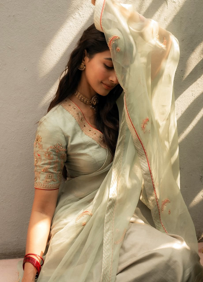 Poojahegde12.jpg 13