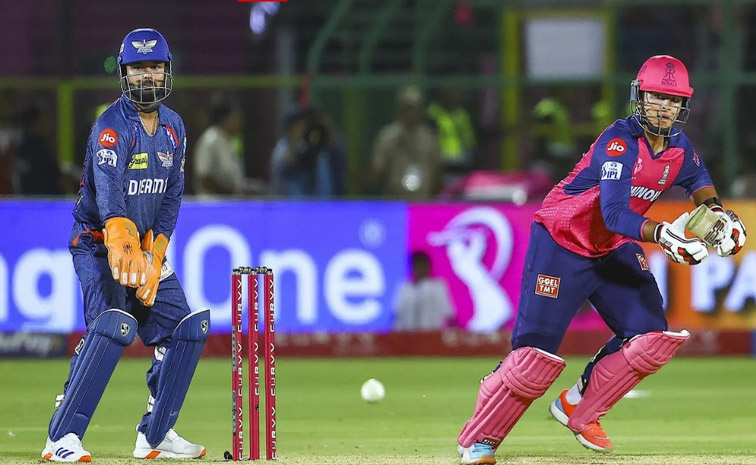 14-year_20old_20Vaibhav_20Suryavanshi_20smashes_20His_20first_20IPL_20Delivery_20for_20SIX_20Photos_20_2811_29.jpg 11