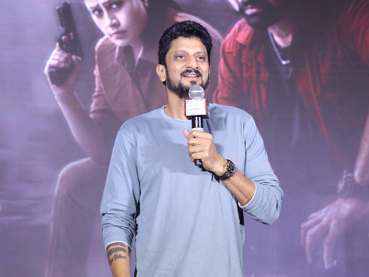 Arjun_20Son_20Of_20Vyjayanthi_20Blockbuster_20Success_20Meet_20Photos__20_2814_29.jpg 14