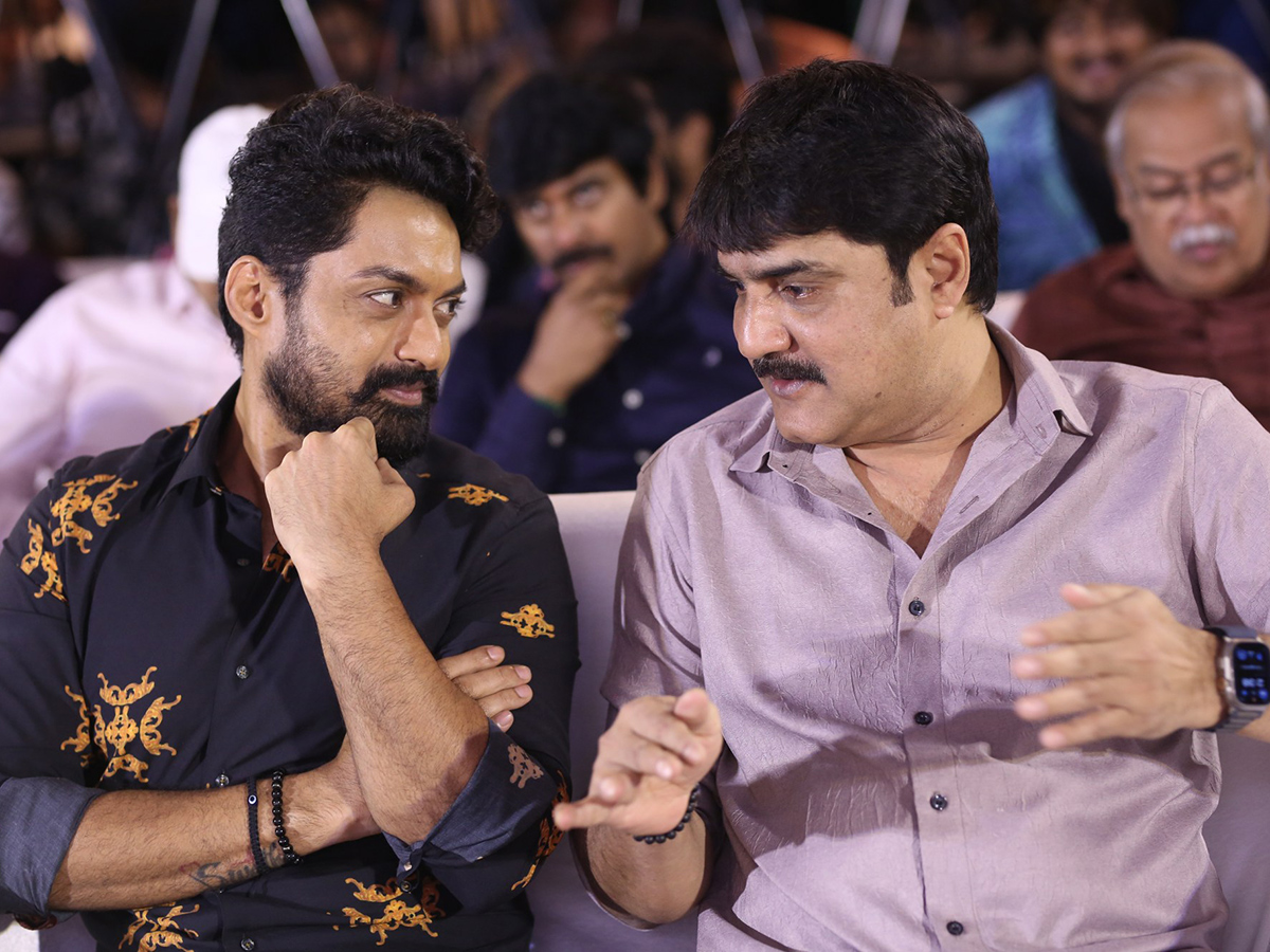 Arjun_20Son_20Of_20Vyjayanthi_20Blockbuster_20Success_20Meet_20Photos__20_2815_29.jpg 15