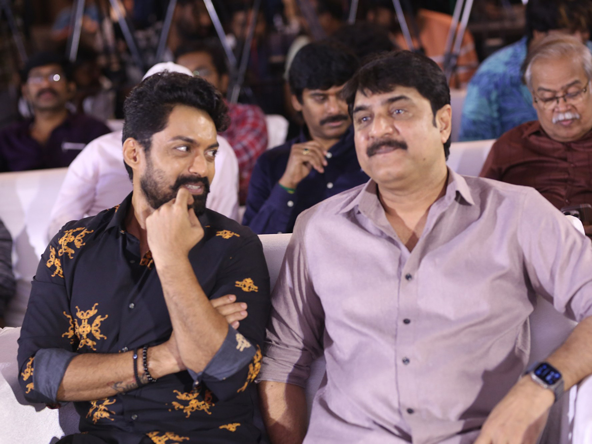 Arjun_20Son_20Of_20Vyjayanthi_20Blockbuster_20Success_20Meet_20Photos__20_2816_29.jpg 16