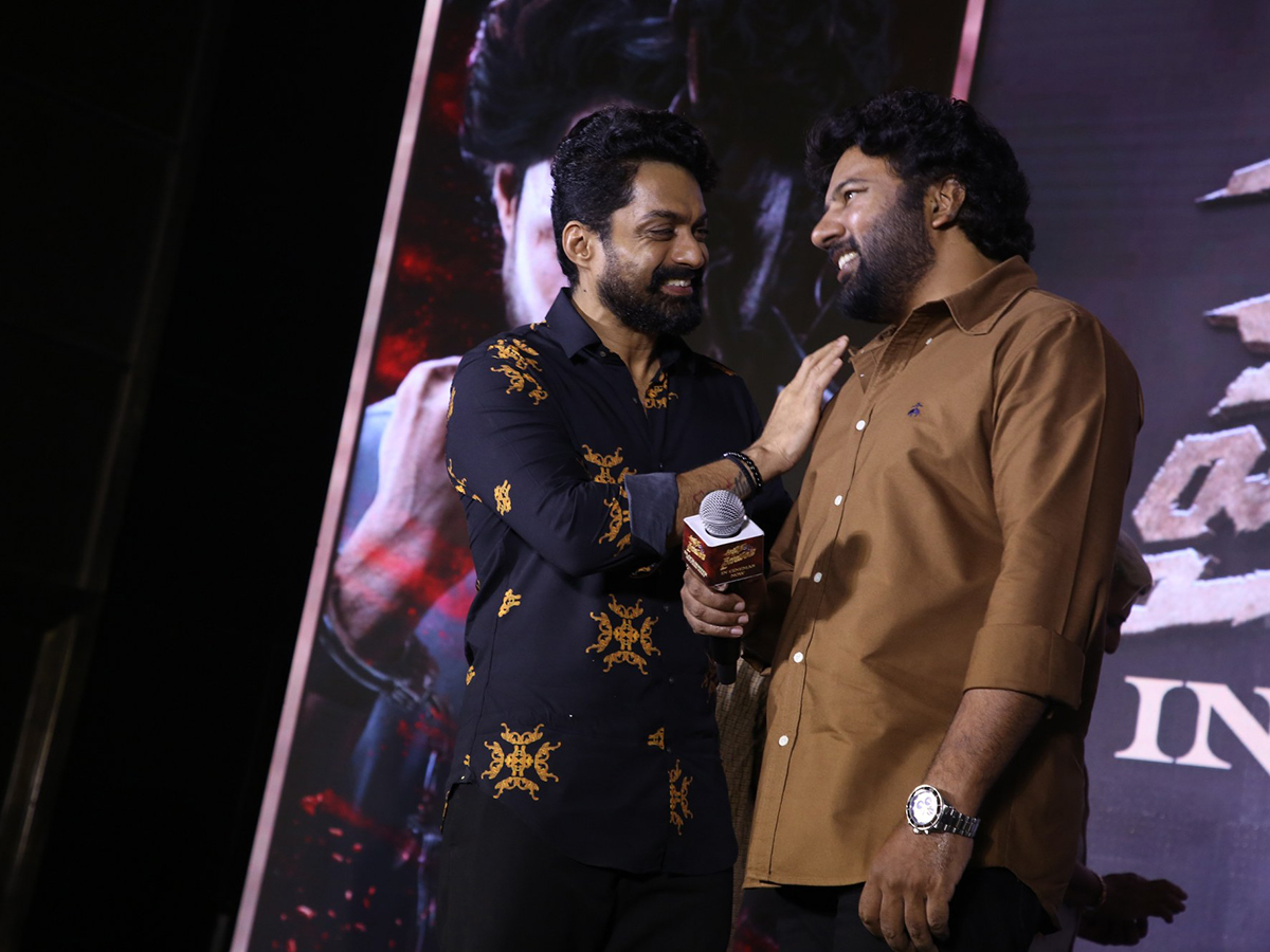 Arjun_20Son_20Of_20Vyjayanthi_20Blockbuster_20Success_20Meet_20Photos__20_2823_29.jpg 23