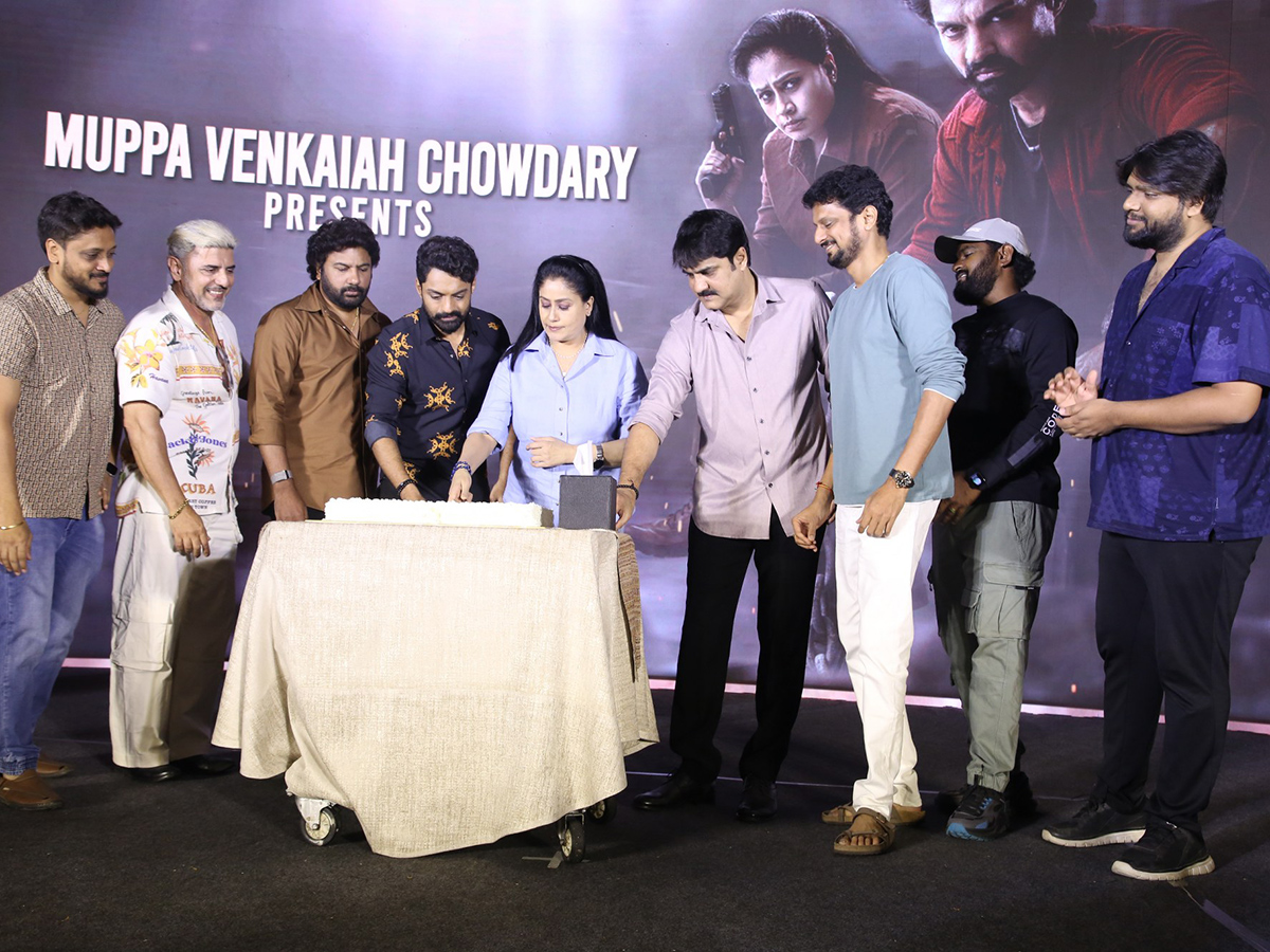 Arjun_20Son_20Of_20Vyjayanthi_20Blockbuster_20Success_20Meet_20Photos__20_289_29.jpg 9
