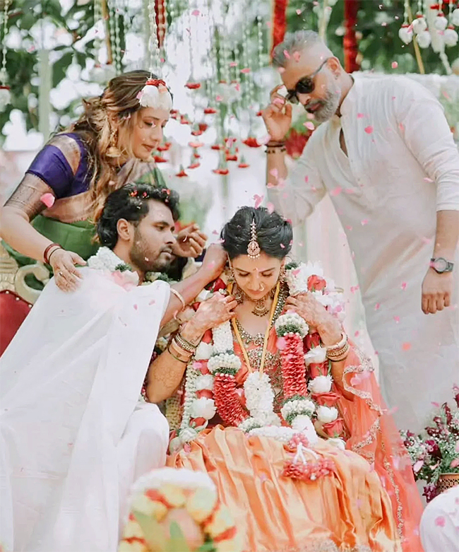 _20Bigg_20Boss_20Tamil_205_20couple_20Pavani_20Reddy_20and_20Amir_20ADS_20Wedding_20photos_20goes_20viral__20_2815_29.jpg 15