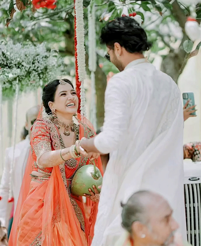 _20Bigg_20Boss_20Tamil_205_20couple_20Pavani_20Reddy_20and_20Amir_20ADS_20Wedding_20photos_20goes_20viral__20_286_29.jpg 6