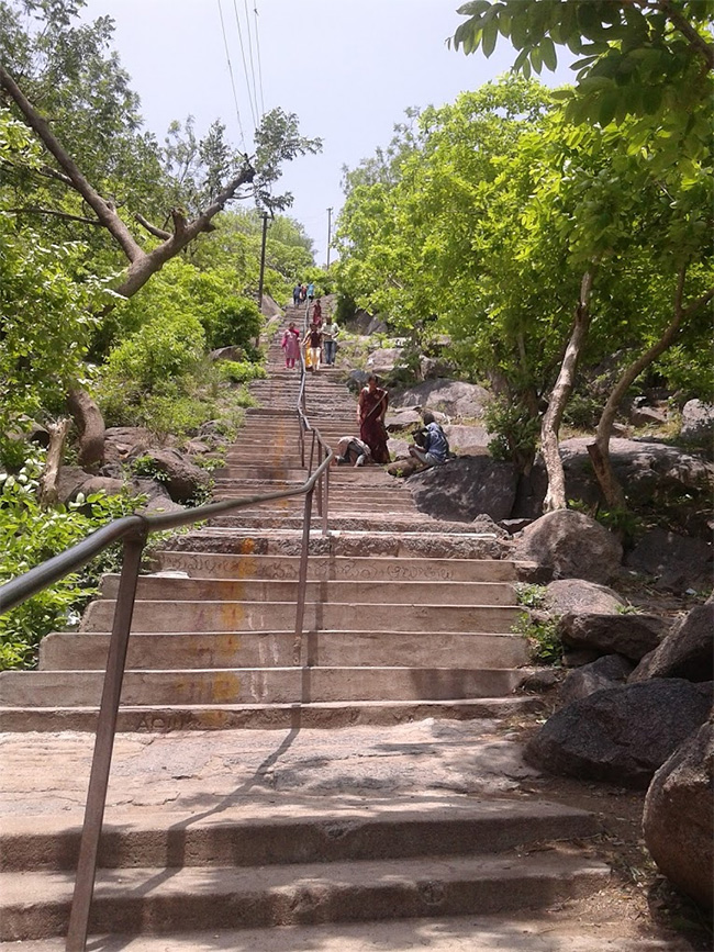 Dichpally_20Ramalayam_20is_20a_20Lord_20Rama_20temple_20located_20in_20Nizamabad_20Photos__20_2813_29.jpg 13
