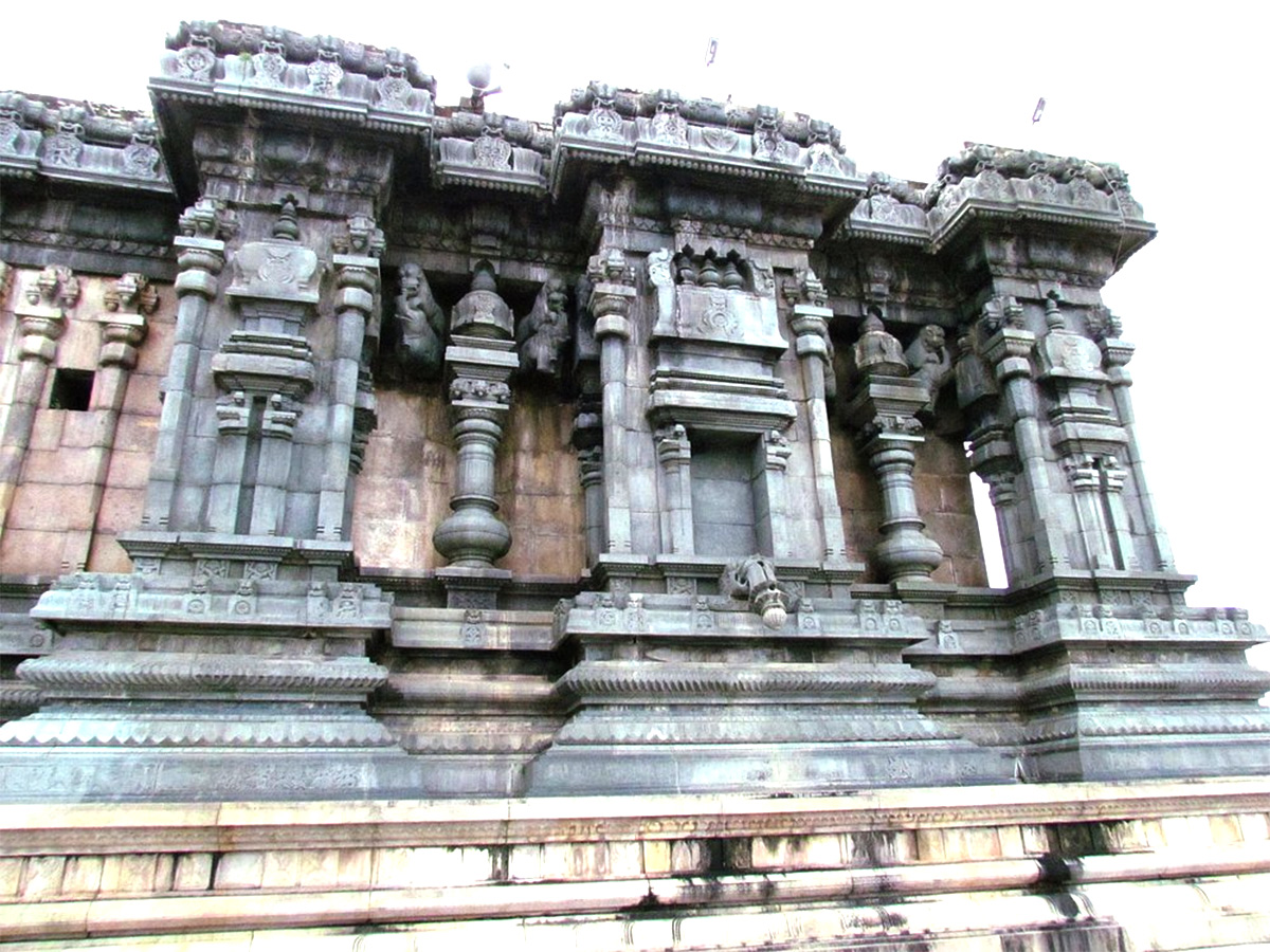 Dichpally_20Ramalayam_20is_20a_20Lord_20Rama_20temple_20located_20in_20Nizamabad_20Photos__20_2815_29.jpg 15