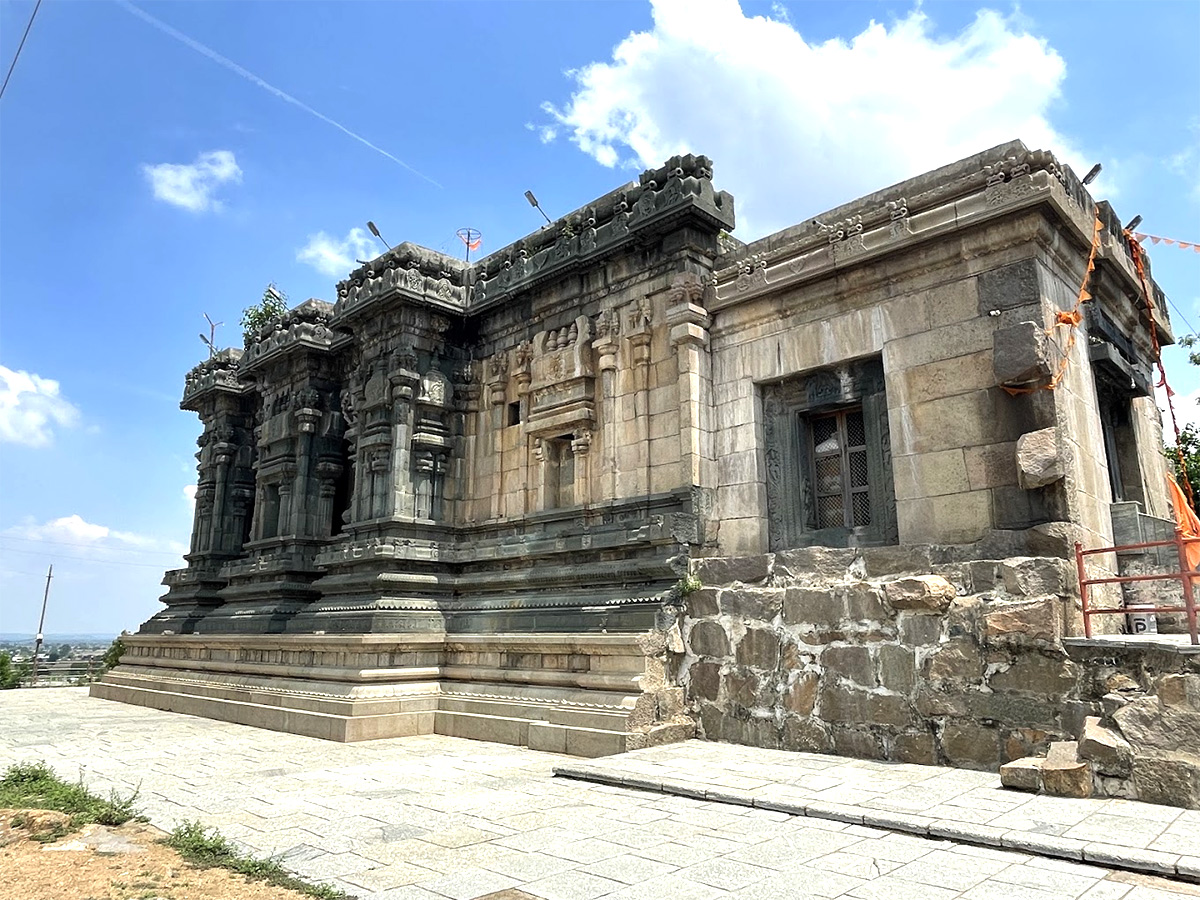 Dichpally_20Ramalayam_20is_20a_20Lord_20Rama_20temple_20located_20in_20Nizamabad_20Photos__20_282_29.jpg 2